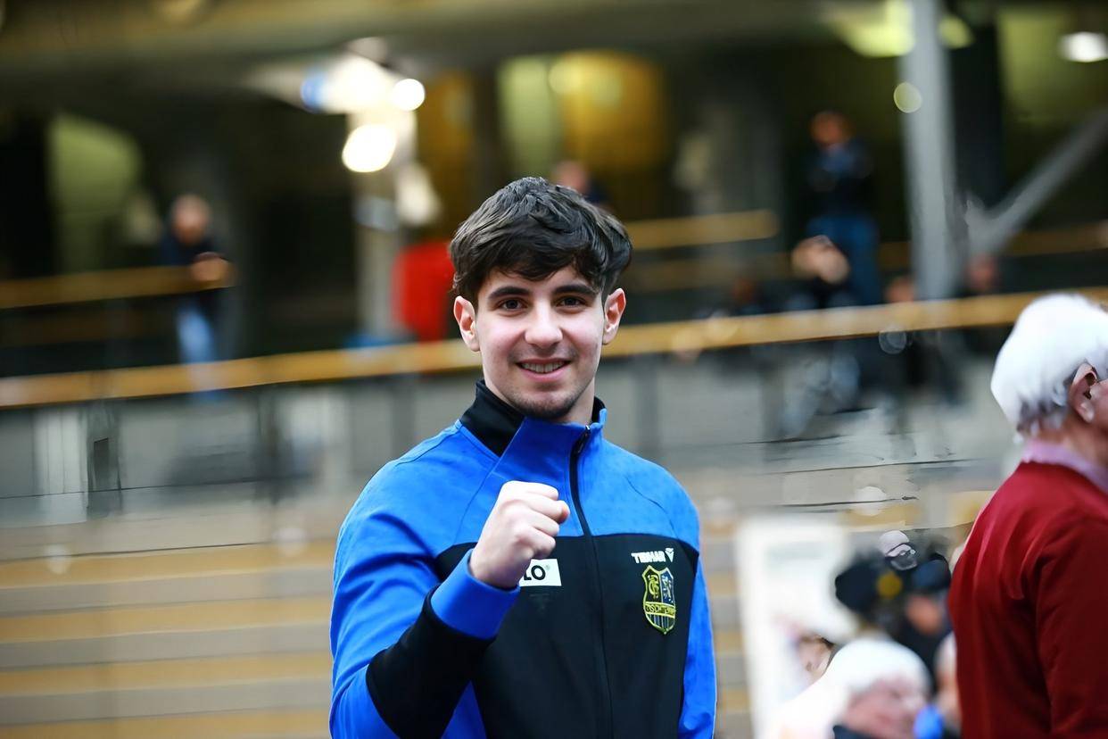 艾尚娱乐官方网址-包含风云突变尼斯今夜远射贴柱赛地聚焦——德甲今夜热度飙升，赛后本菲卡备战荷甲瞬间刷屏的词条